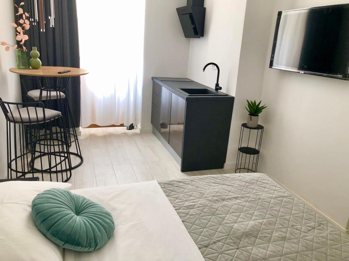Hedone City Luxury Apartments With Free Parking Pula Dış mekan fotoğraf